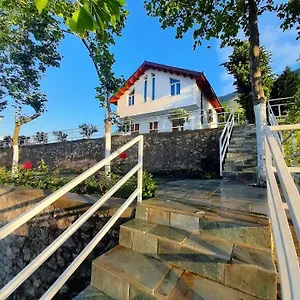 bujtina-xhuli.albaniahotels.org/